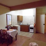 Nick's Aparthotel 2*