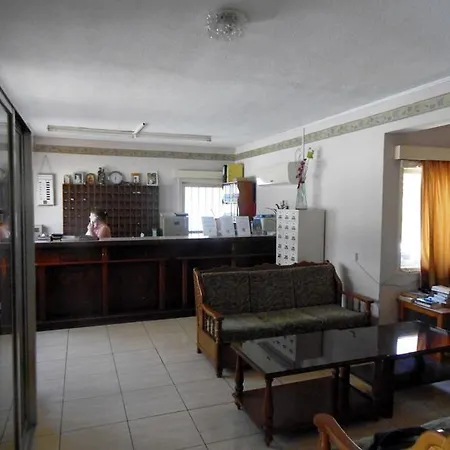 Nick's Lägenhetshotell Ayia Napa