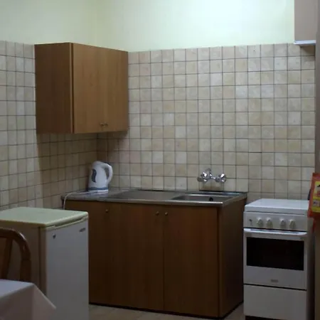 Nick's 2* Ayía Nápa