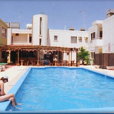 Nick's 2* Ayía Nápa