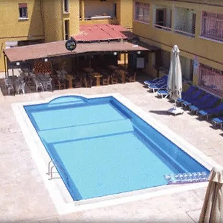 Nick's Aparthotel