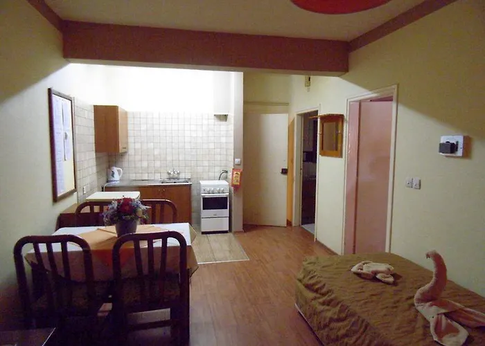 Nick's Lägenhetshotell Ayia Napa